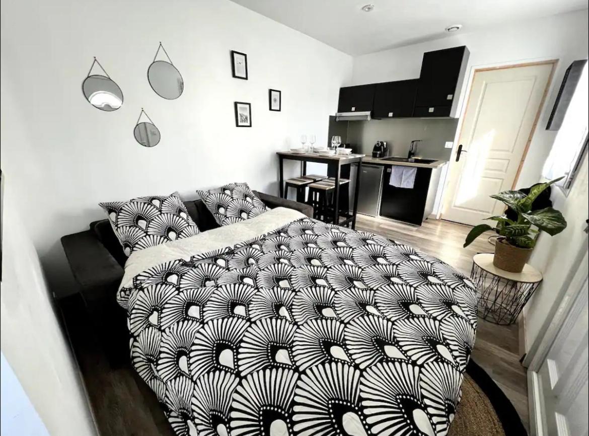 Joli Appartement Avec Parking La Rochelle  Exteriör bild